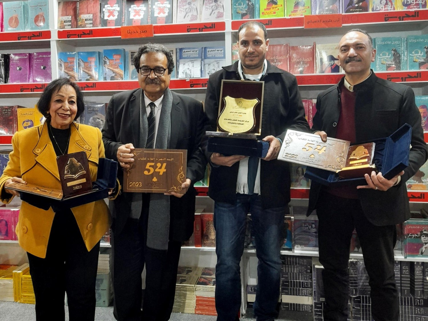 كتاب فائز بجائزة